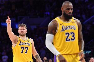 kaiyun 官网-慢热！首节湖人24投9中&amp;命中率37.5% 三分9中2