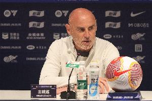 穆斯卡特：现在不是去考虑中超冲冠的事情，关注点是明天的比赛
